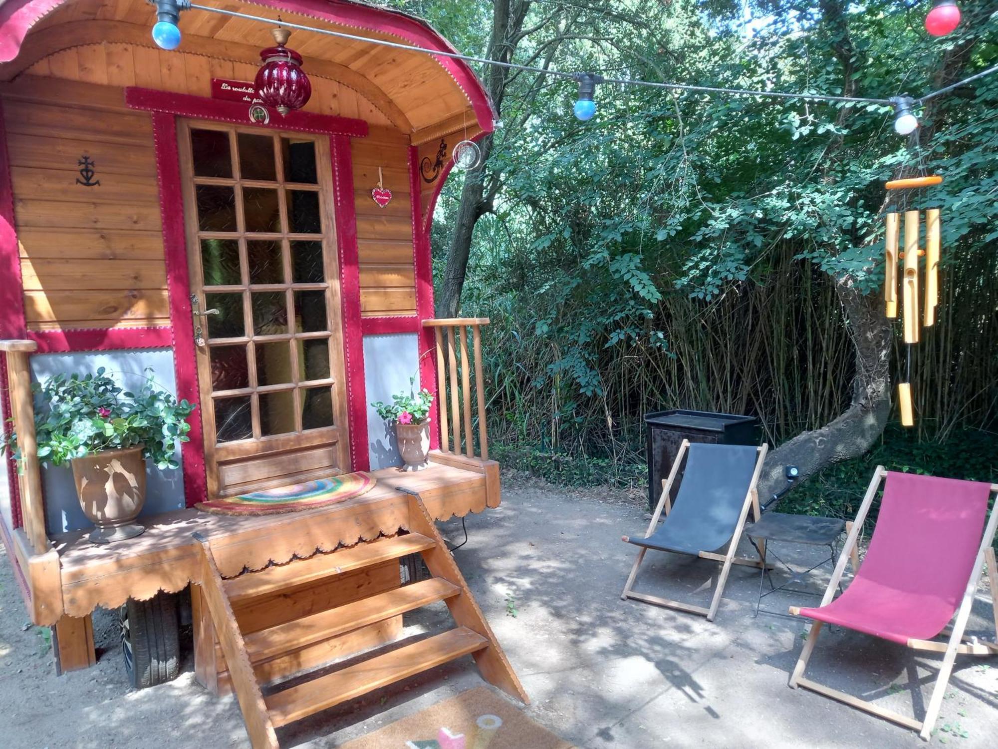 La Roulotte Du Petit Paradis Saint-Rémy-de-Provence Exteriör bild